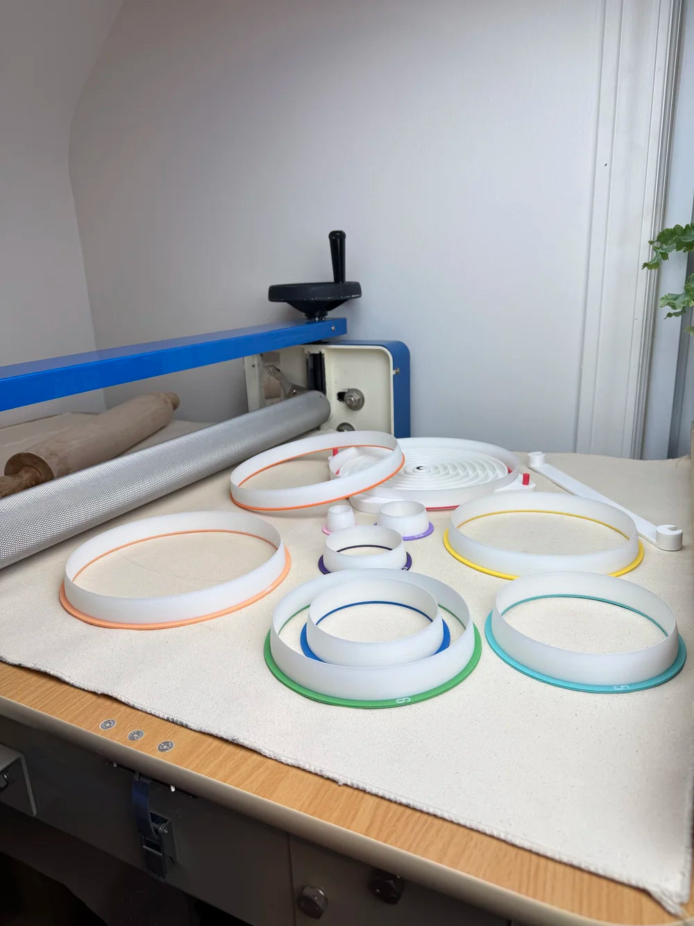 MOONMOON RAINBOW CIRCLE CUTTER