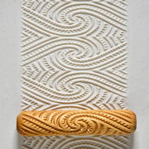 BHR-76 Maori Spirals Roller
